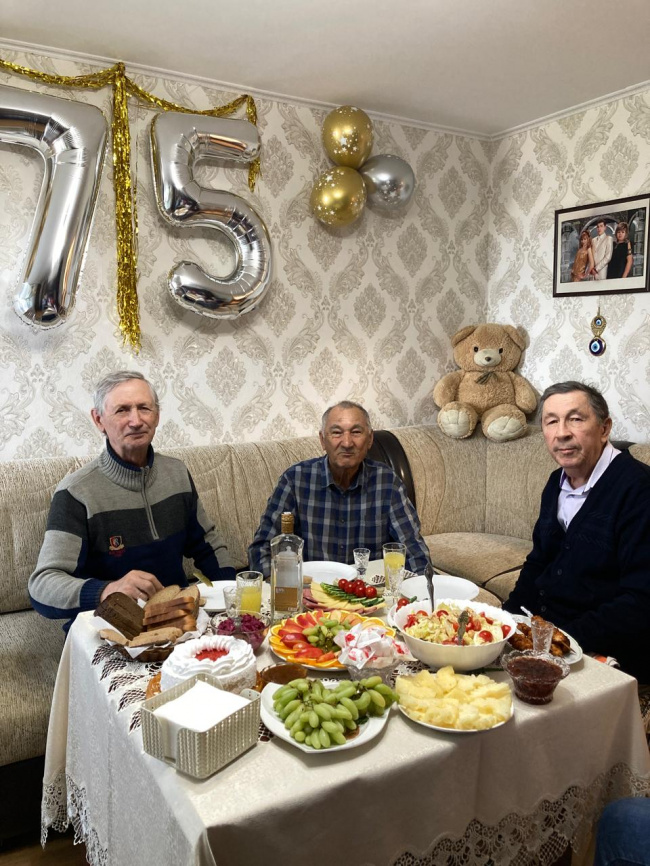 Шамилову Рафису Галимхановичу —  75!